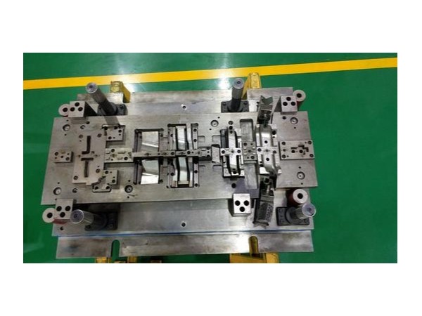 甚麼是精密衝壓模具