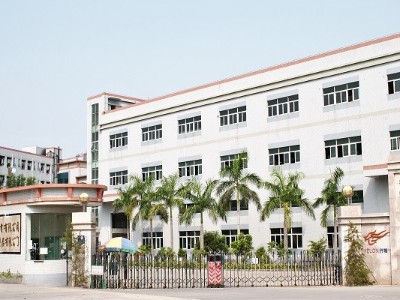 深圳五金衝壓廠，五金加工機械手操作9